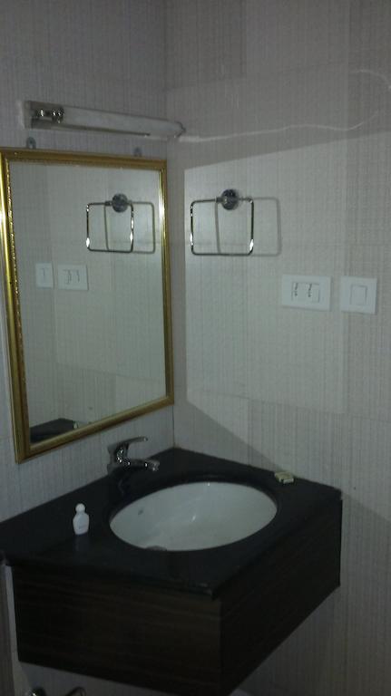 Hotel Sea Palace Kollam Zimmer foto