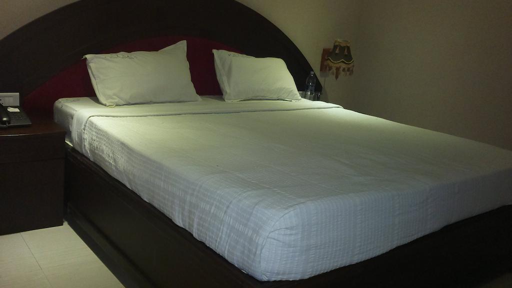 Hotel Sea Palace Kollam Zimmer foto